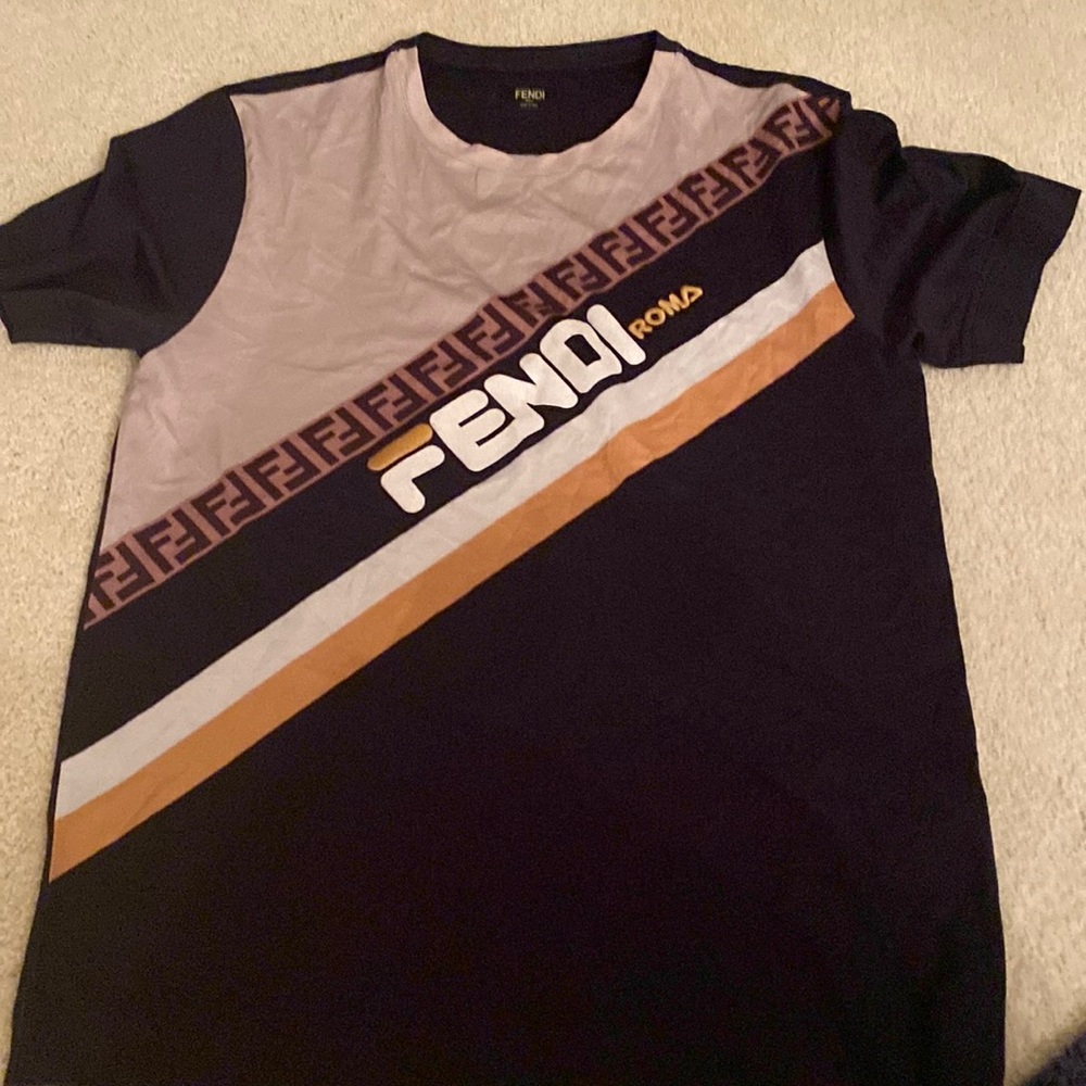 Men’s Fendi tshirt size small